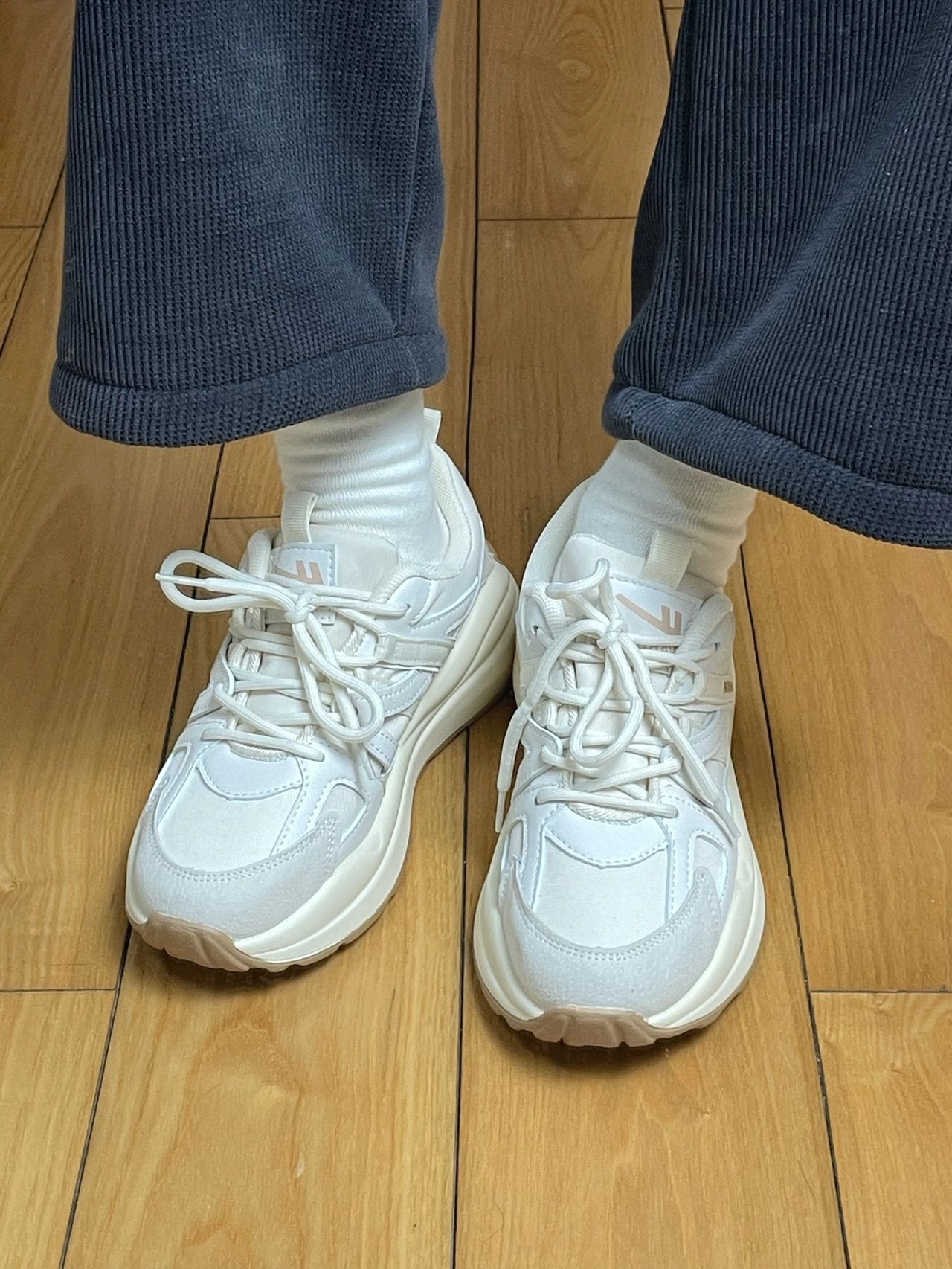 厚底 圆头 低帮 系带 深口鞋 厚底 圆头 低帮 系带 深口鞋 - VALI鞋履AI设计主图