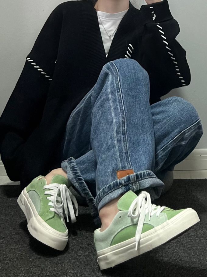 毛纺 颈线领 细针 蓝黑色 