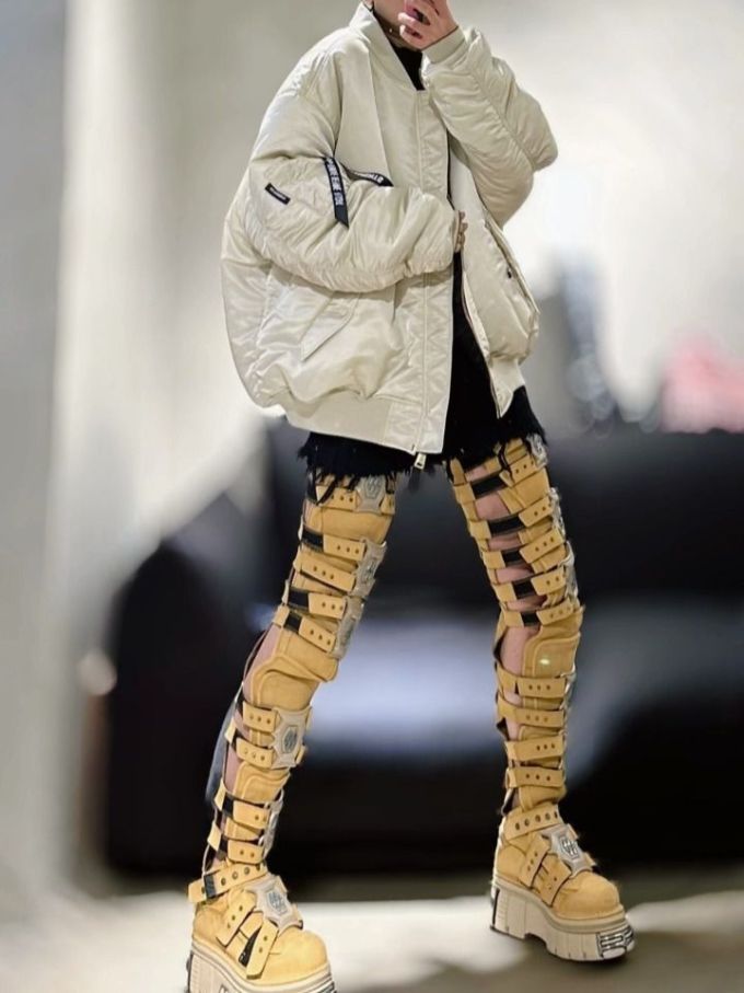 防护功能 H型 标志图案 绗缝 贴布绣 燕麦色 深银灰色 银鼠尾草色 功能拉链 基础拉链 