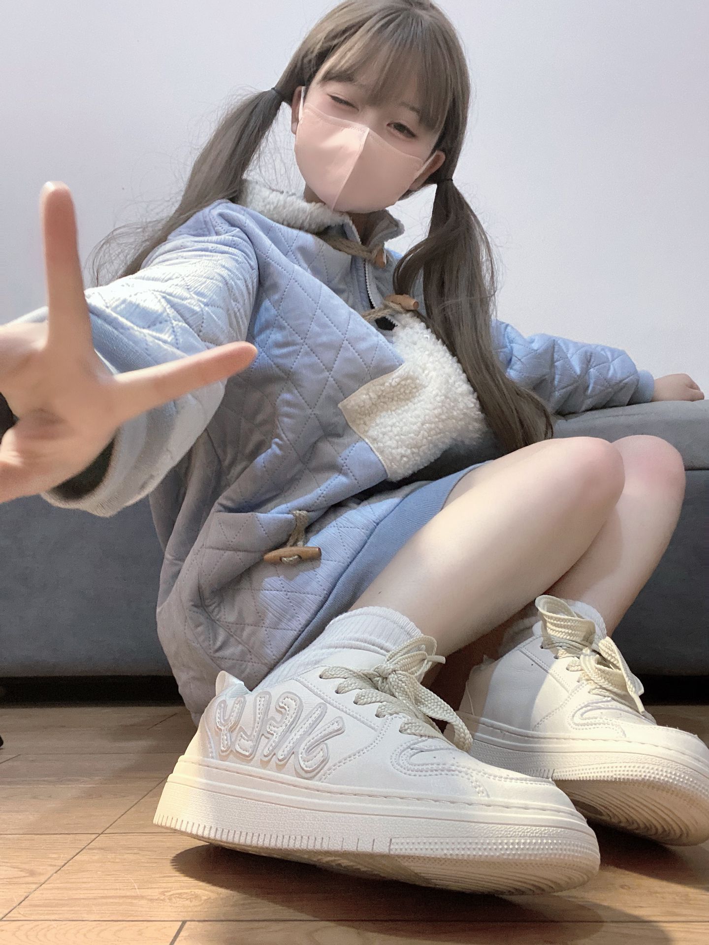 防护功能 H型 立领 绗缝 素净色 杨李色 基础扣饰  - VALI鞋履AI设计主图