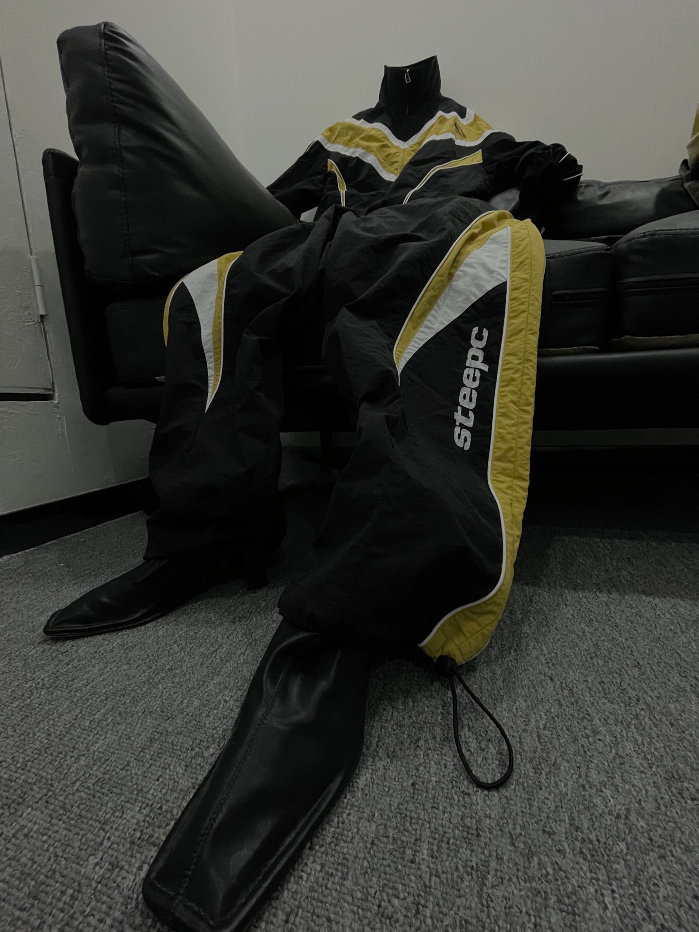 粗跟 中跟 尖头 中筒 皮革  - VALI鞋履AI设计主图