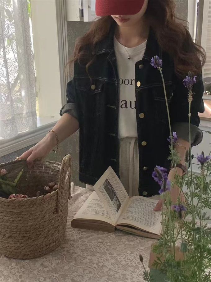 牛仔面料 H型 翻领 撞色线迹 踢踏舞鞋色 基础扣饰 复古 