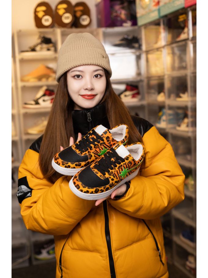 防护功能 H型 连帽领 撞色/渐变 绗缝 藏红花 基础拉链 甜美 