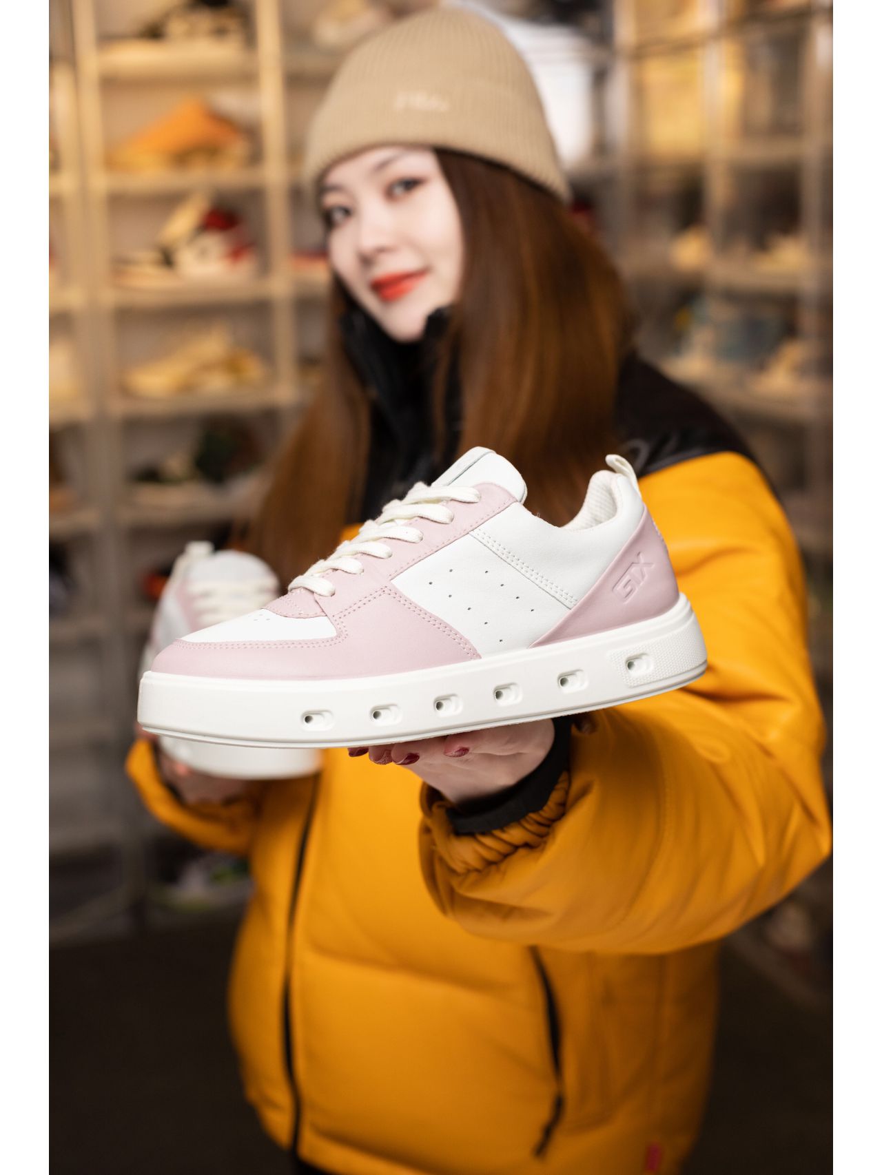 防护功能 O型 连帽领 藏红花 亮橘黄 甜美  - VALI鞋履AI设计主图