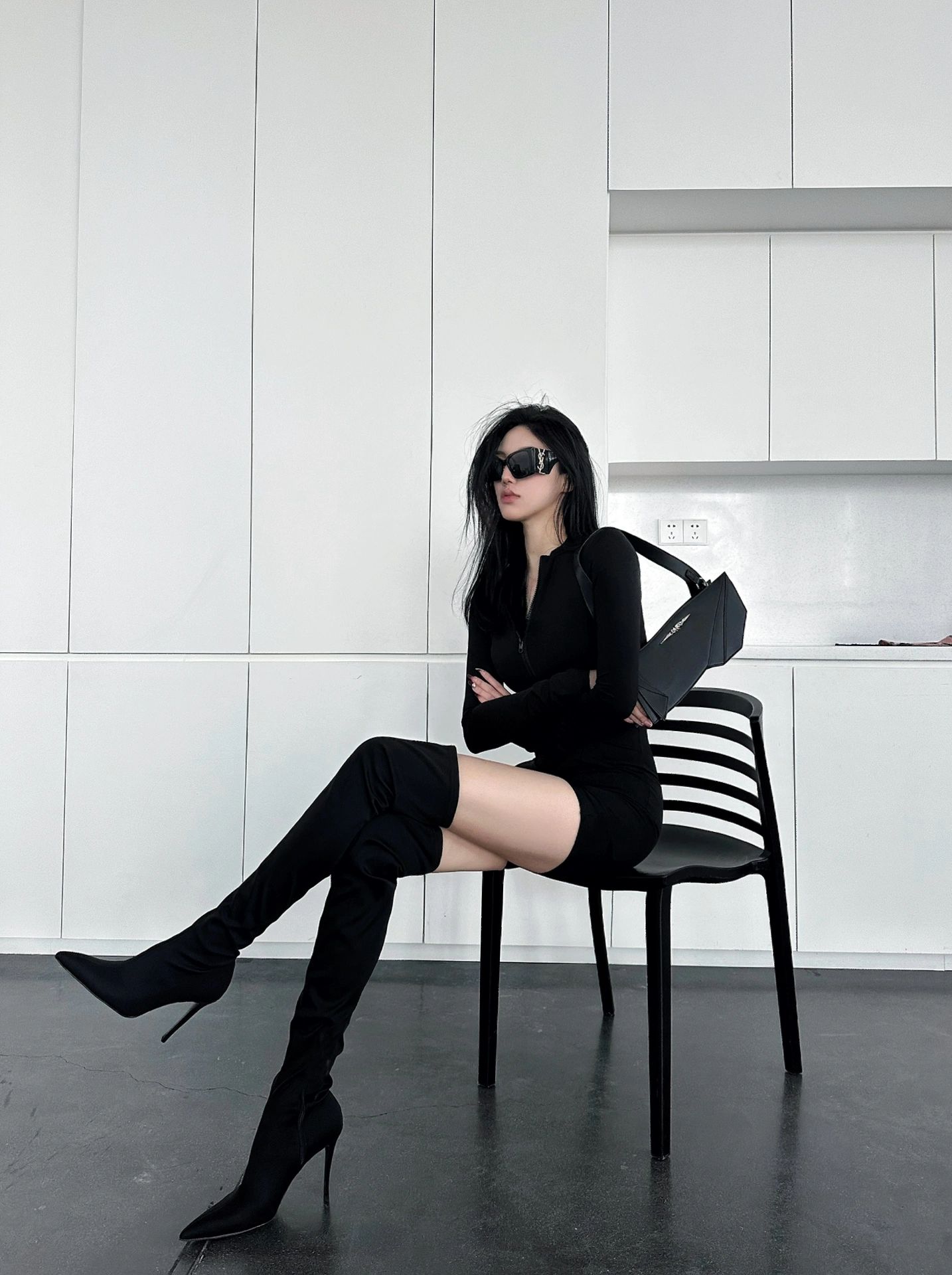 粗跟 高跟 圆头 高筒 皮革  - VALI鞋履AI设计主图