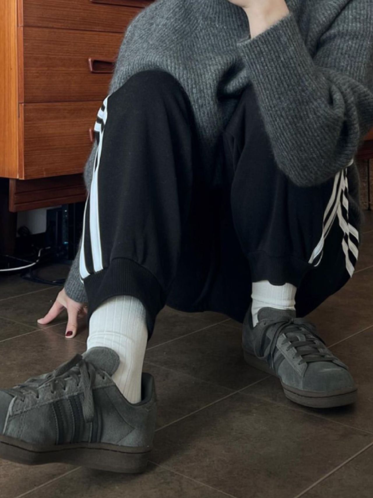 针织面料 撞色/渐变 边缘装饰 蓝黑色  - VALI鞋履AI设计主图