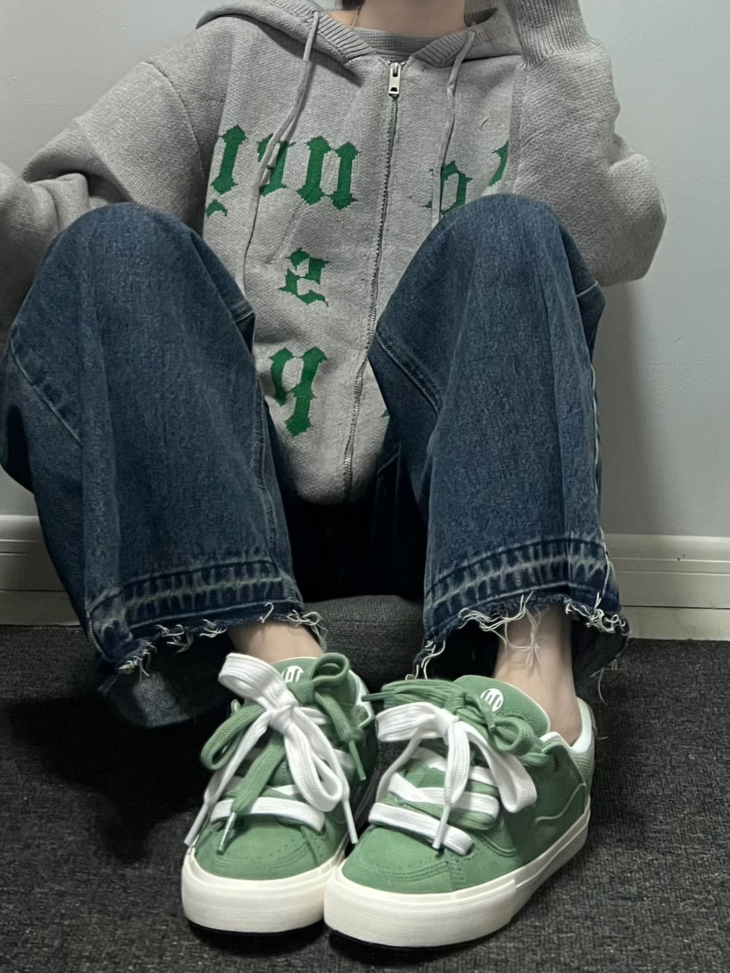 针织面料 H型 连帽领 卡通次元 文字图案 印花 全蚀色 基础绳带 基础拉链  - VALI鞋履AI设计主图