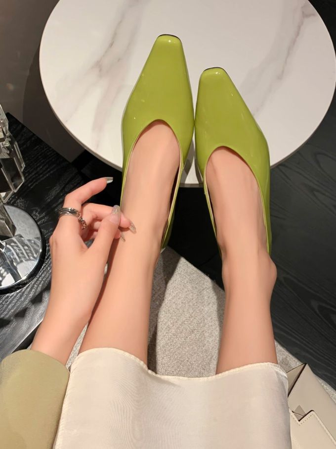 尖头 低帮 一脚蹬 浅口鞋 皮革 