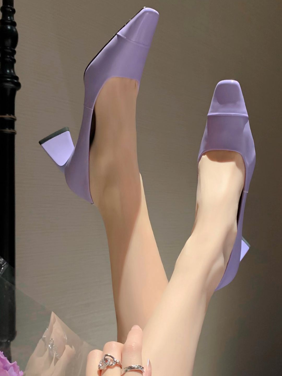 异形跟 高跟 尖头 低帮 一脚蹬 浅口鞋 皮革  - VALI鞋履AI设计主图