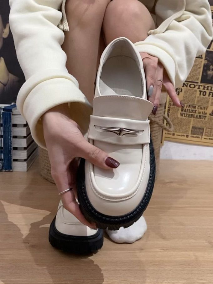 圆头 低帮 魔术贴 深口鞋 皮革 