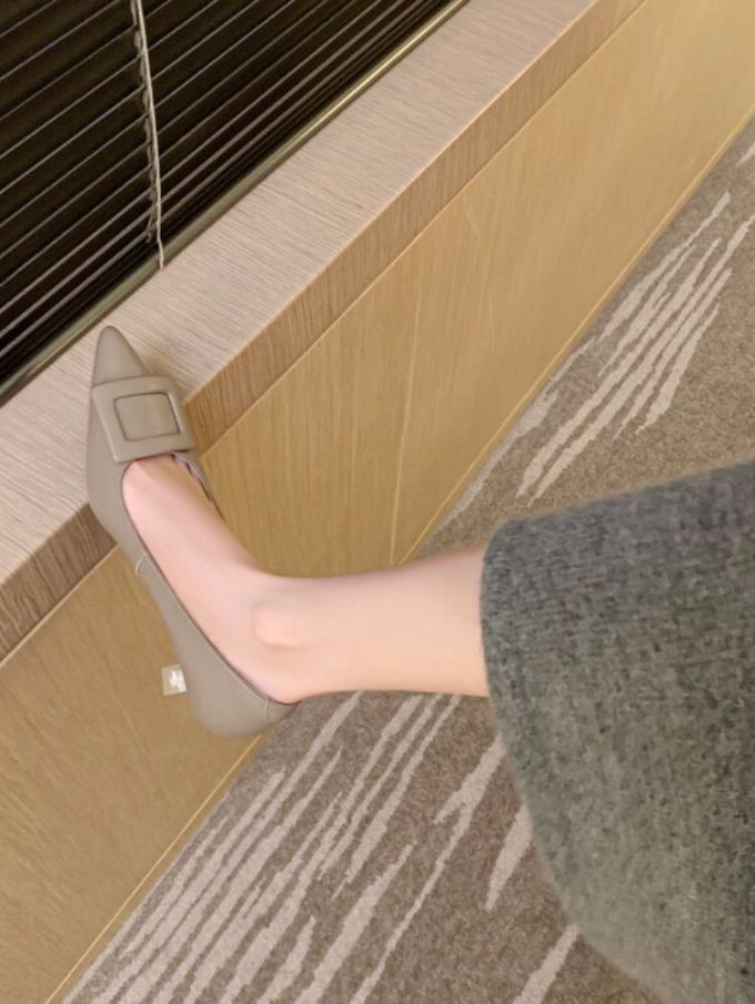 细跟 高跟 尖头 低帮 一脚蹬 浅口鞋 皮革 