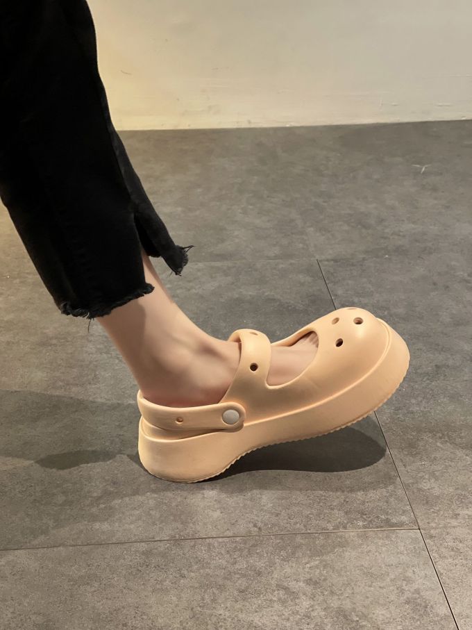 中跟 圆头 皮革 