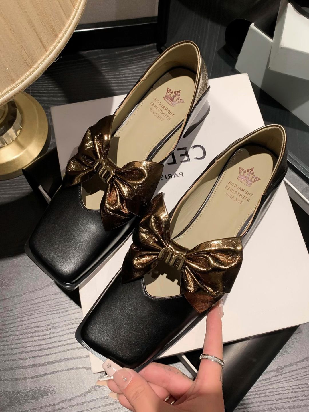 方头 低帮 一脚蹬 中口鞋 皮革  - VALI鞋履AI设计主图