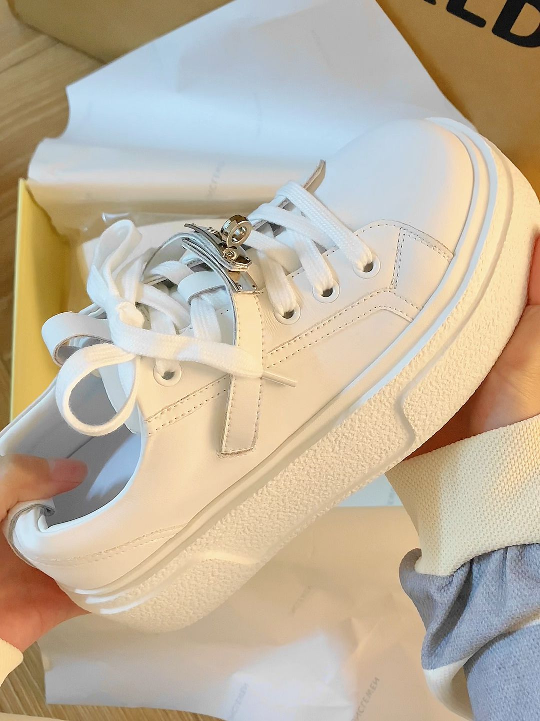 厚底 圆头 低帮 系带 深口鞋 皮革  - VALI鞋履AI设计主图