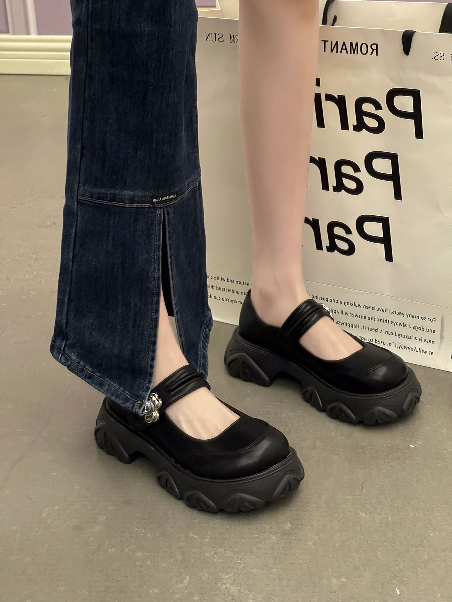 厚底 圆头 低帮 中口鞋 皮革  - VALI鞋履AI设计主图