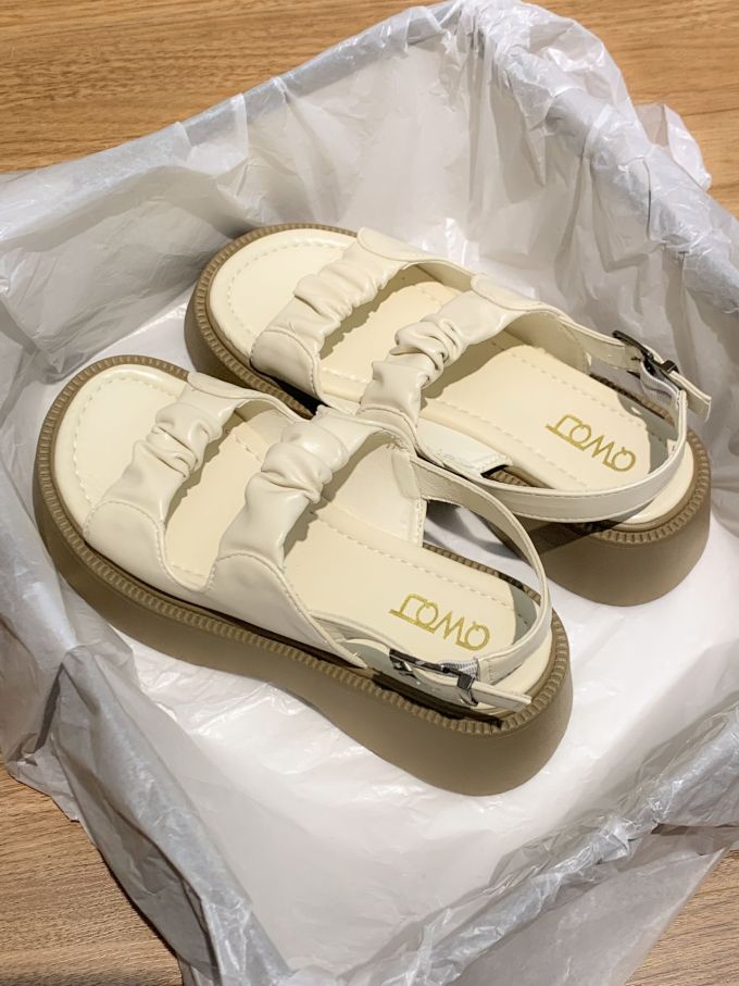 圆头 袢扣 深口鞋 皮革 