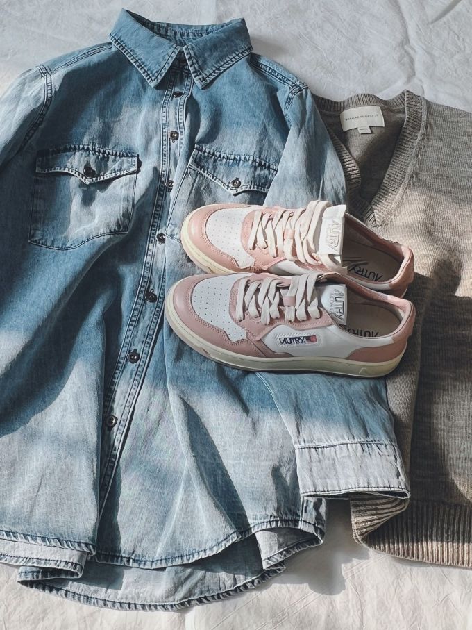 牛仔面料 H型 衬衫领 洗水 全蚀色 珍珠蓝 基础扣饰 都市 