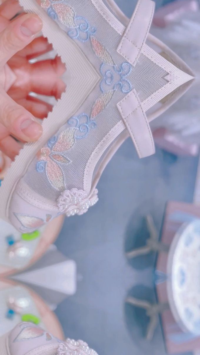 异形跟 高跟 圆头 低帮 一脚蹬 中口鞋 蕾丝 