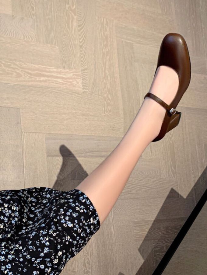 粗跟 中跟 圆头 低帮 袢扣 中口鞋 皮革 