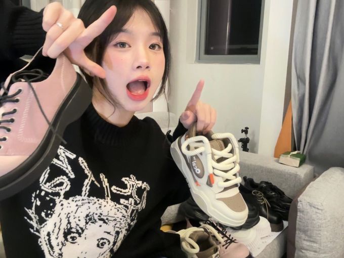 毛纺 圆形领 卡通次元 细针 提花-绞花 踢踏舞鞋色 