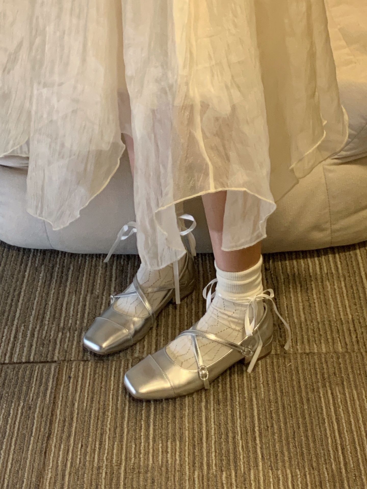 粗跟 低跟 方头 低帮 袢扣 中口鞋 皮革  - VALI鞋履AI设计主图