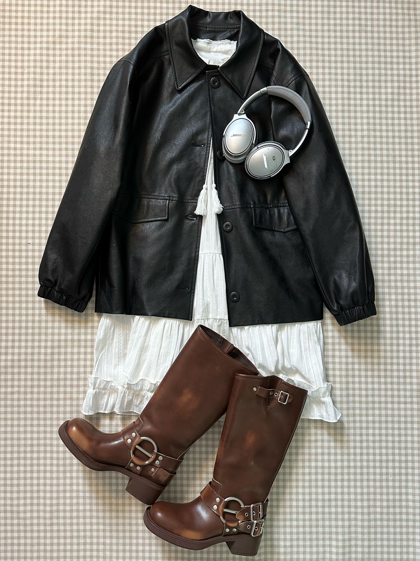 皮革面料 H型 翻领 酱黑色 基础扣饰  - VALI鞋履AI设计主图