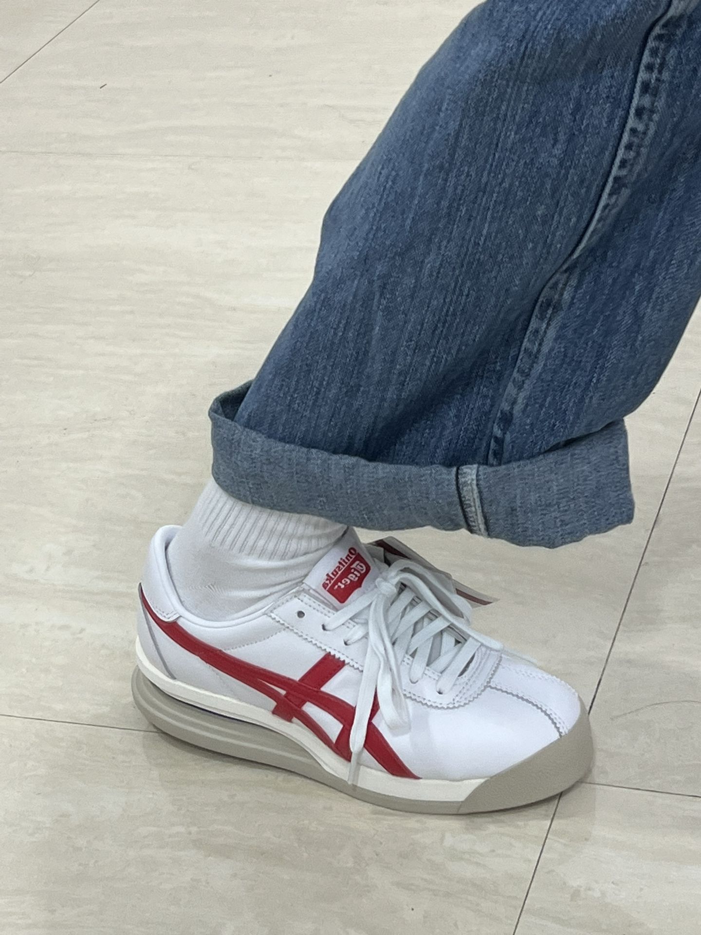 平底 圆头 低帮 系带 深口鞋 皮革  - VALI鞋履AI设计主图