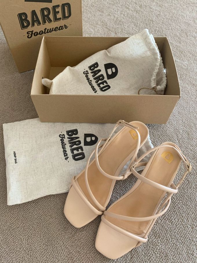 方头 袢扣 皮革 