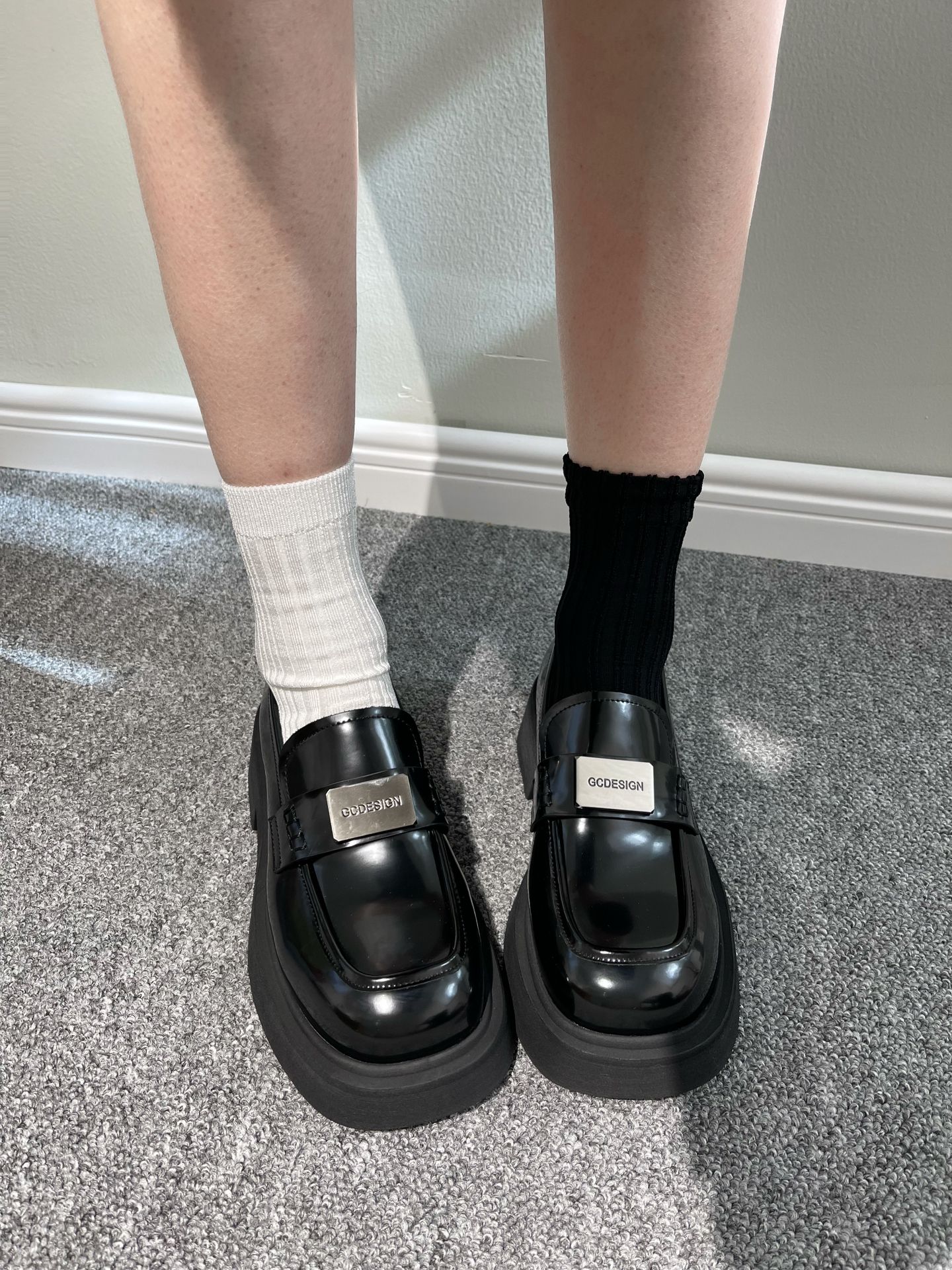 圆头 低帮 一脚蹬 深口鞋 皮革  - VALI鞋履AI设计主图