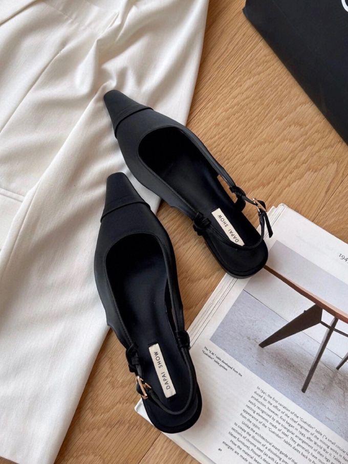 尖头 袢扣 浅口鞋 皮革 