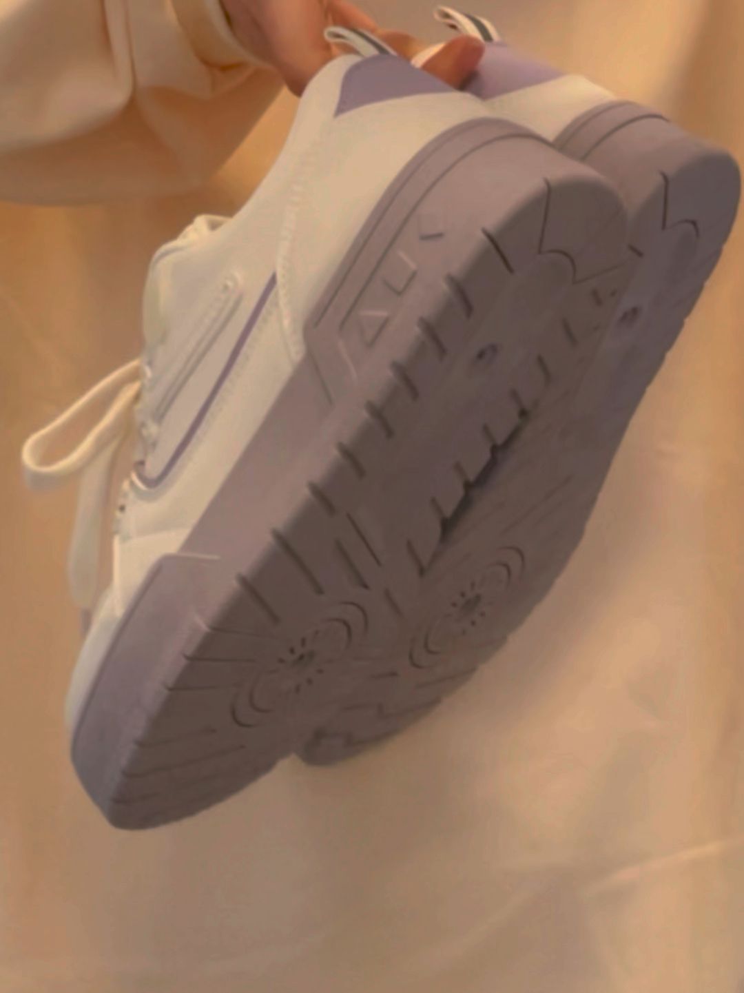 厚底 圆头 中帮 系带 深口鞋 皮革  - VALI鞋履AI设计主图