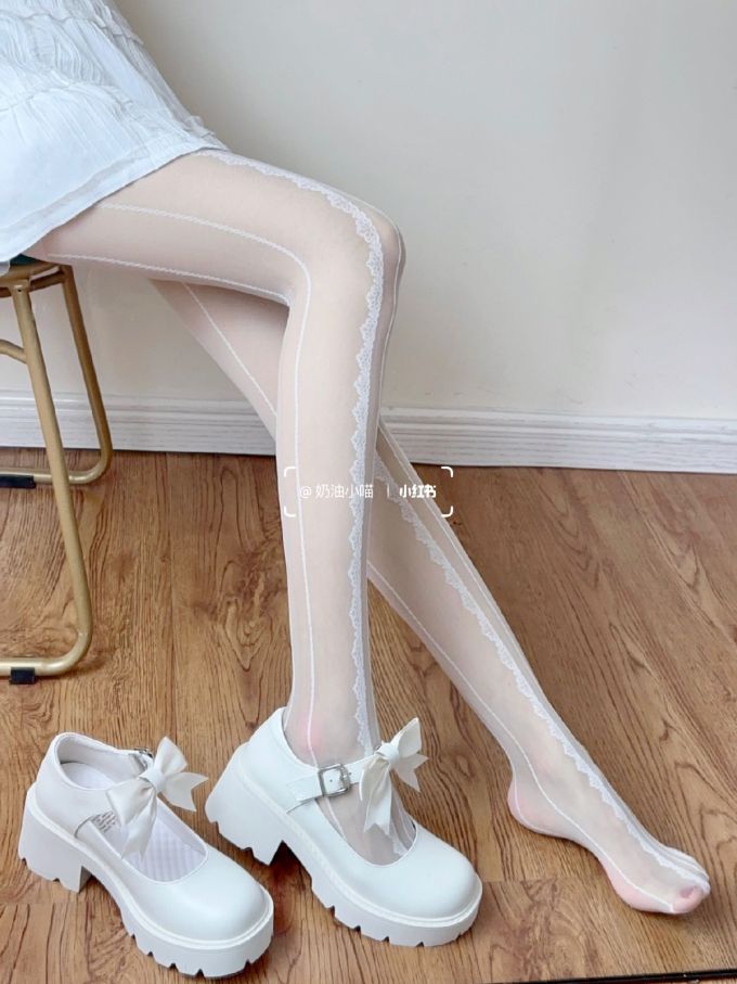 粗跟 中跟 圆头 低帮 袢扣 中口鞋 皮革 