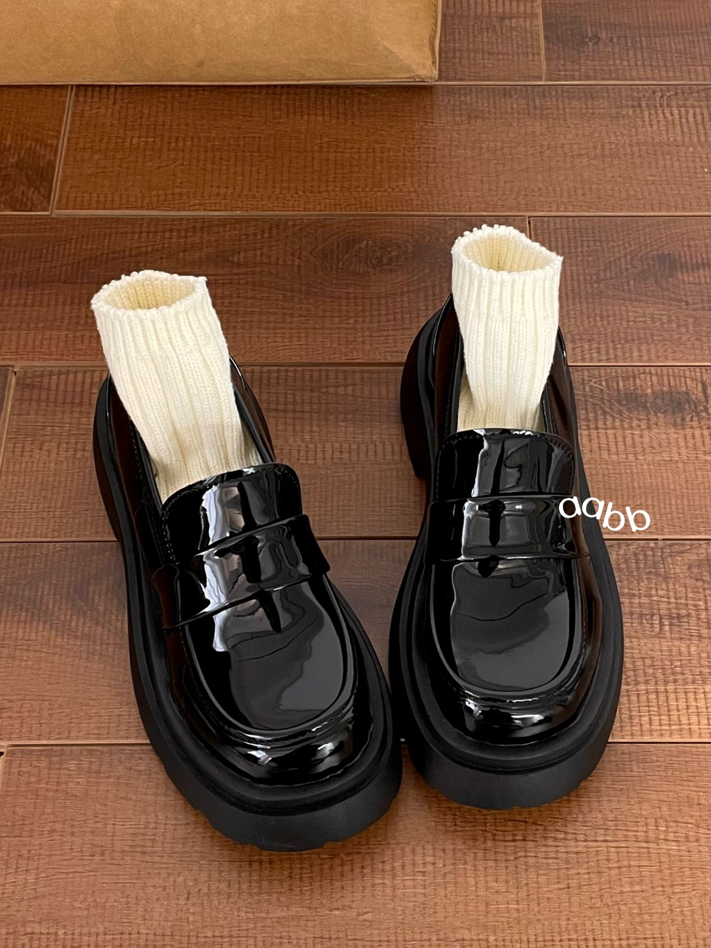 圆头 低帮 一脚蹬 深口鞋 皮革  - VALI鞋履AI设计主图