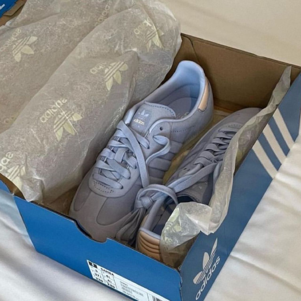 圆头 低帮 系带 深口鞋  - VALI鞋履AI设计主图