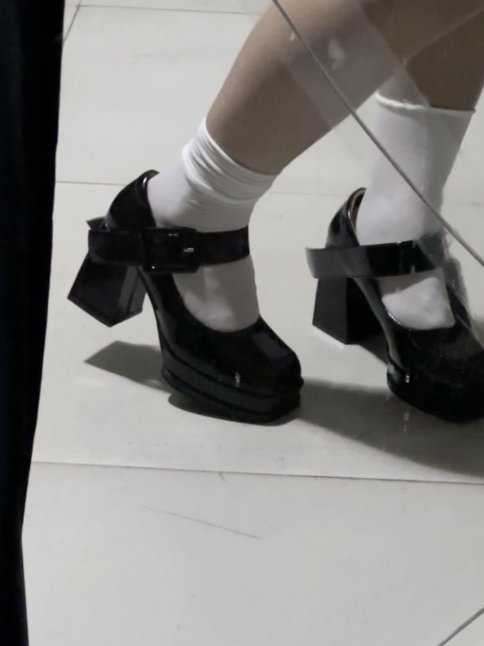 圆头 低帮 插扣 中口鞋 皮革 