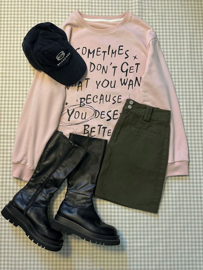 针织面料 圆形领 文字图案 拼接 印花 云粉色 松香色 