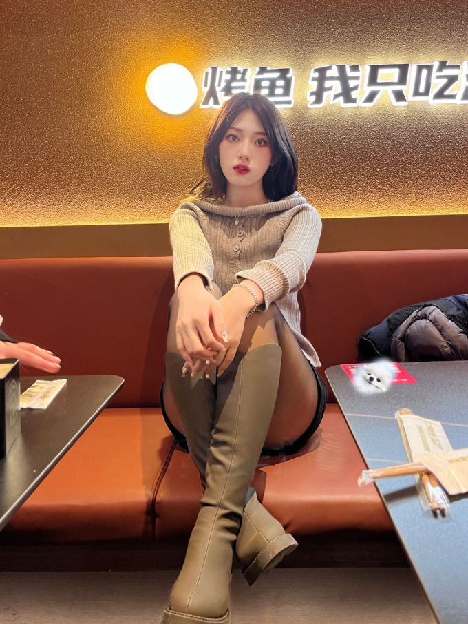 毛纺 圆形领 细针 针织螺纹 太妃糖 暗红棕色 性感 