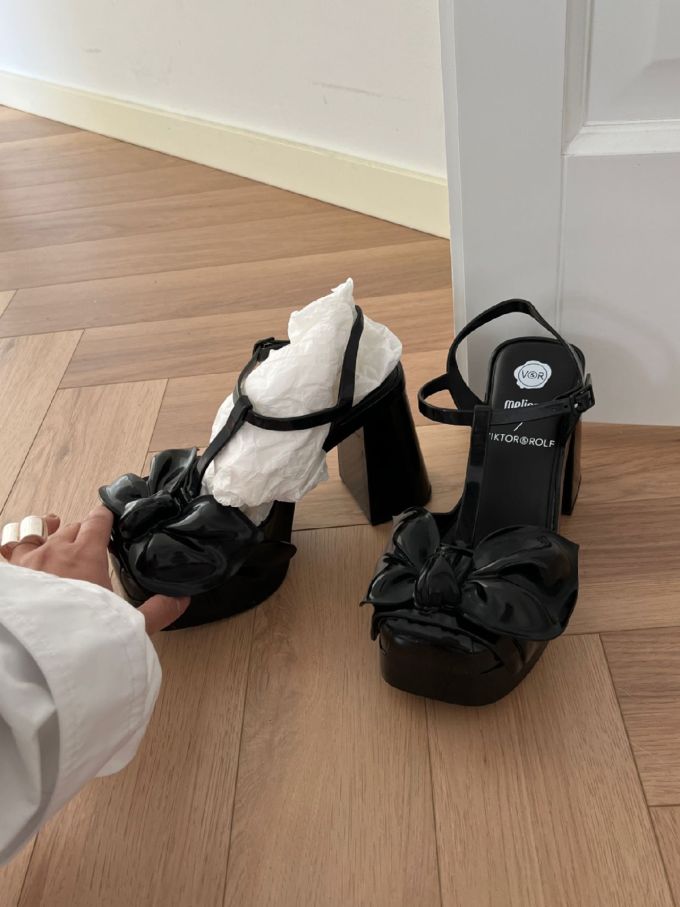 圆头 袢扣 皮革 