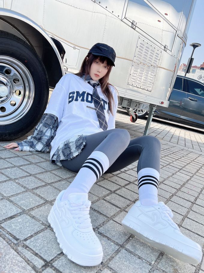 针织面料 H型 文字图案 撞色/渐变 拼接 印花 肯塔基蓝 