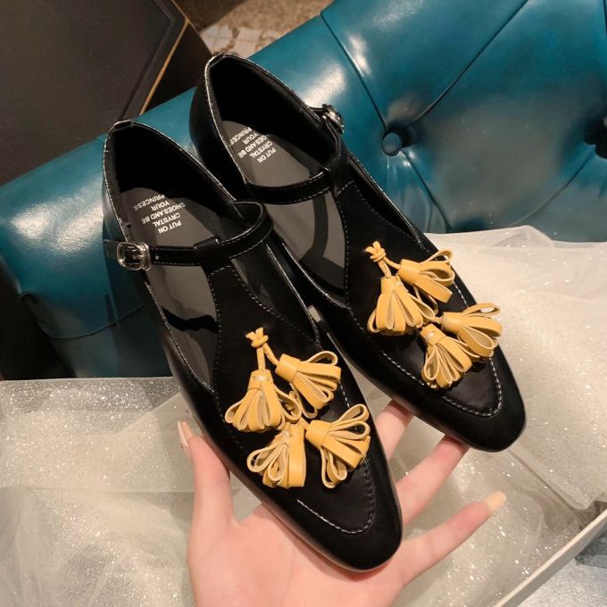 尖头 低帮 袢扣 浅口鞋 皮革 