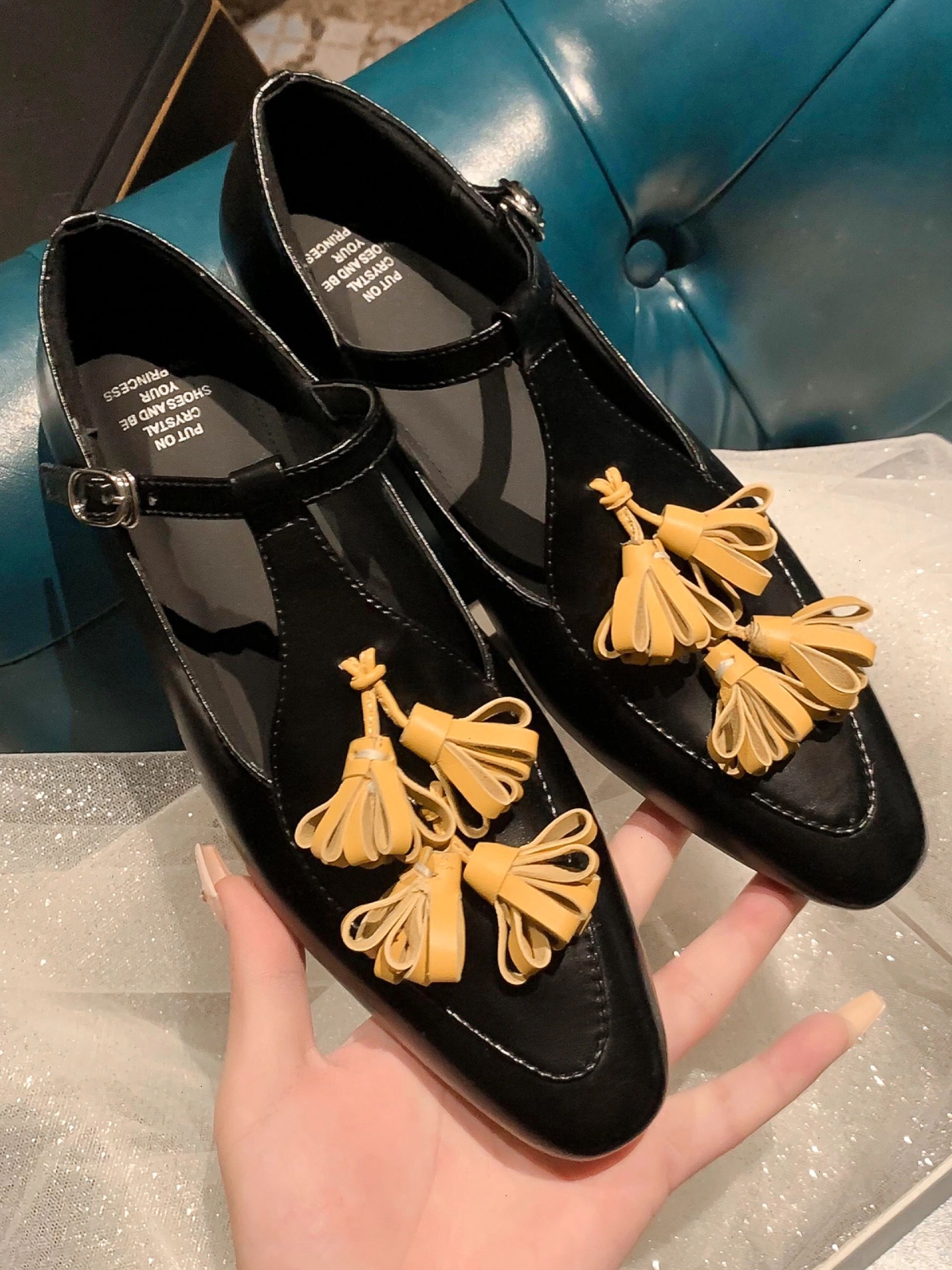 尖头 低帮 袢扣 浅口鞋 皮革  - VALI鞋履AI设计主图