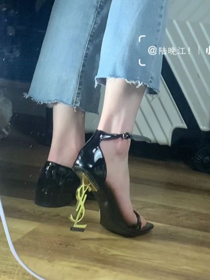 高跟 袢扣 皮革 