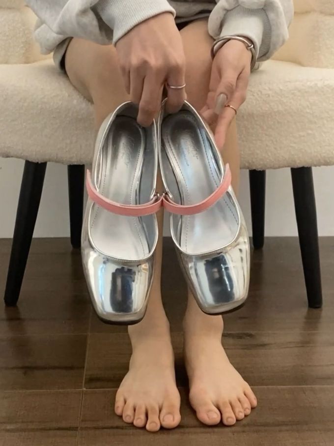 方头 袢扣 浅口鞋 皮革 