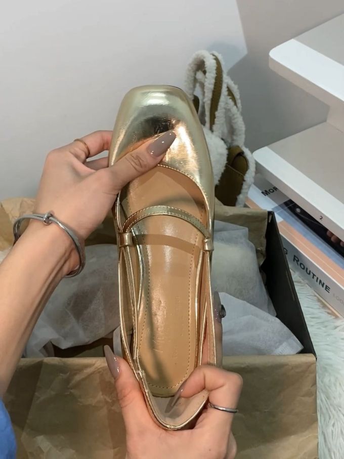 圆头 袢扣 浅口鞋 皮革 