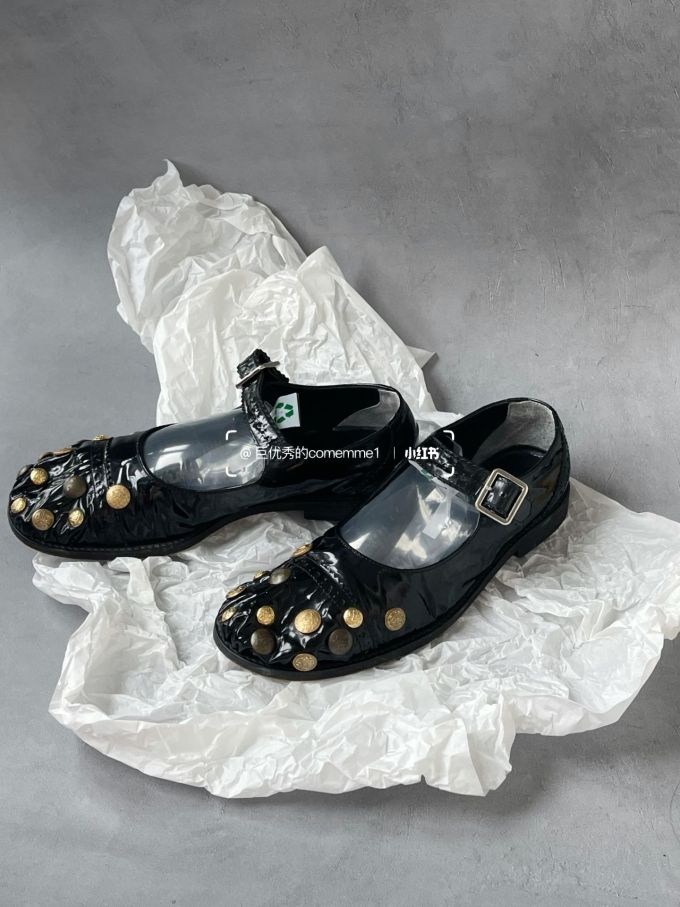 粗跟 低跟 圆头 低帮 袢扣 中口鞋 皮革 