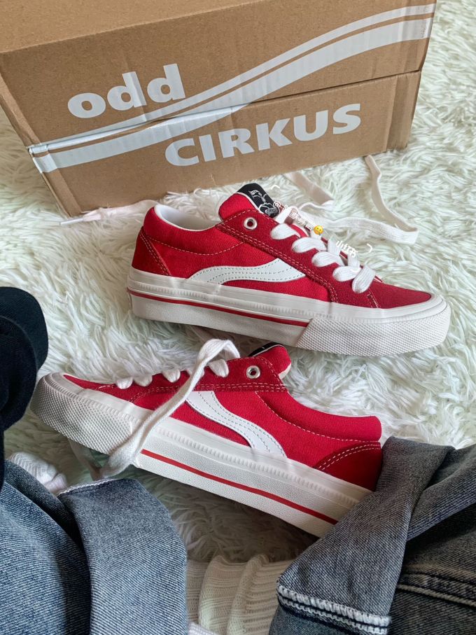 平底 圆头 低帮 系带 深口鞋 