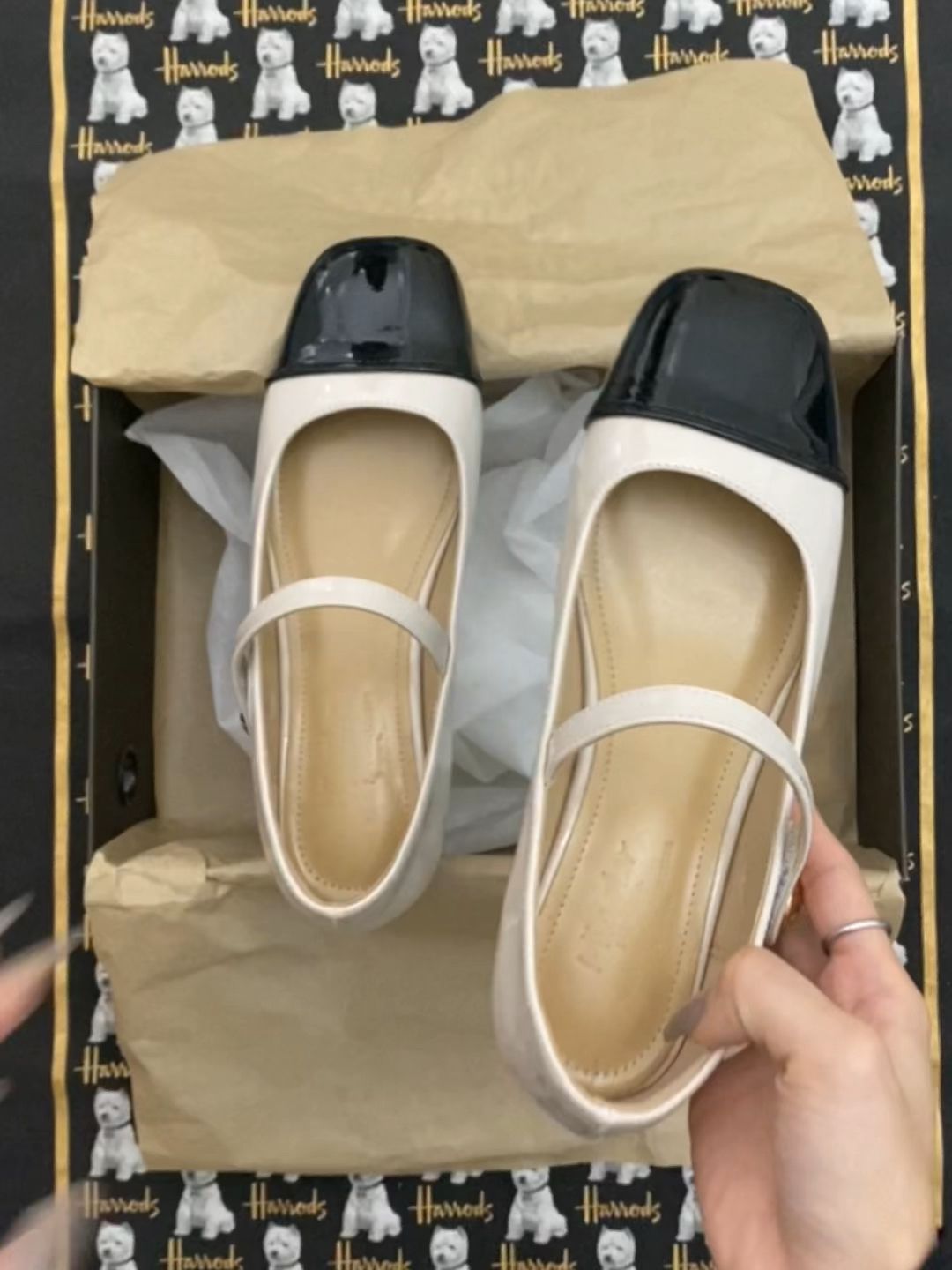 方头 低帮 袢扣 浅口鞋 皮革  - VALI鞋履AI设计主图