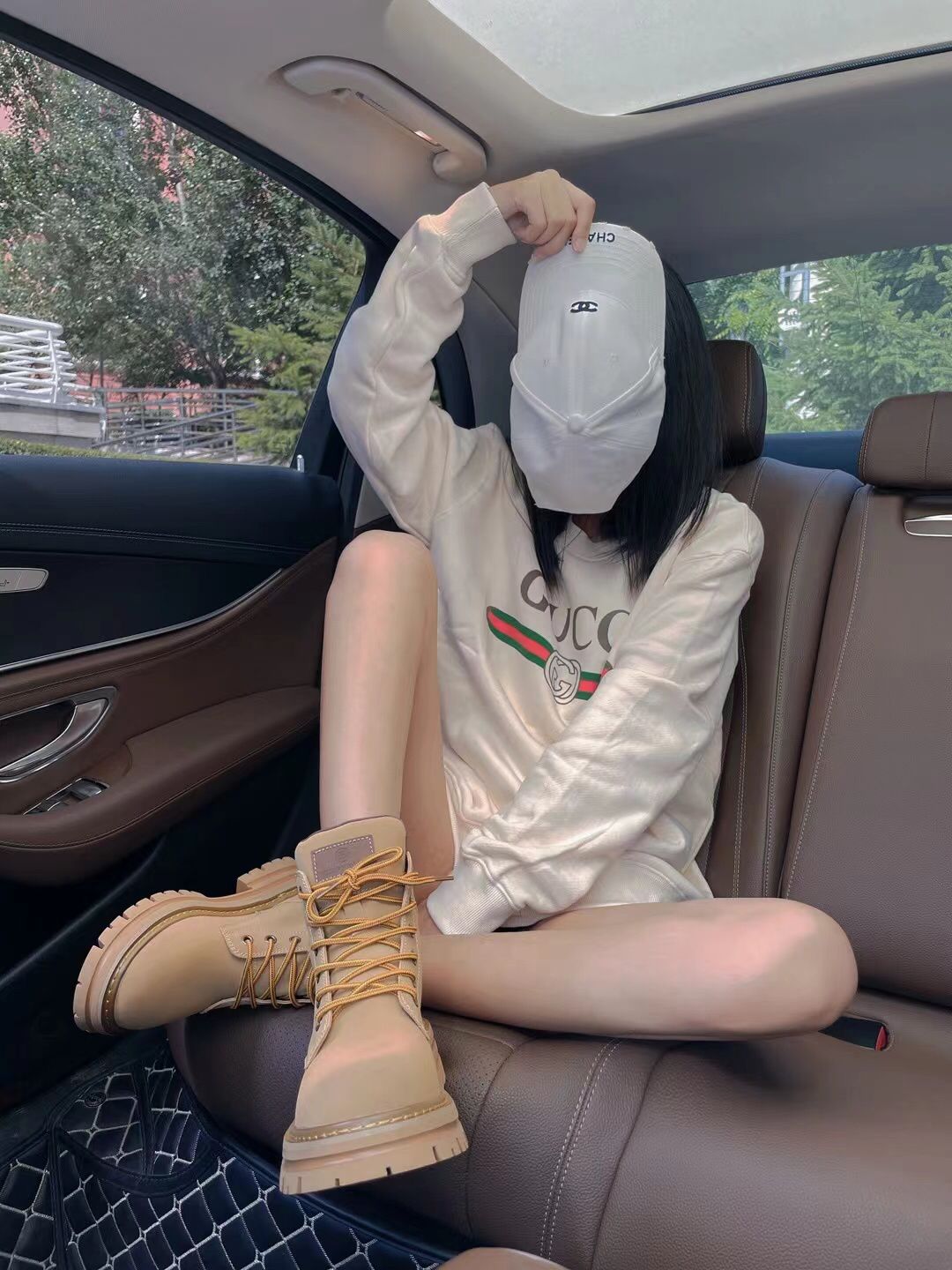 针织面料 H型 圆形领 文字图案 印花 鸽羽色 韩系休闲 运动 休闲  - VALI鞋履AI设计主图