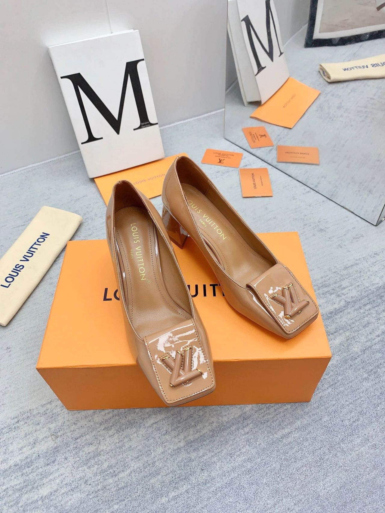 方头 一脚蹬 浅口鞋 皮革  - VALI鞋履AI设计主图