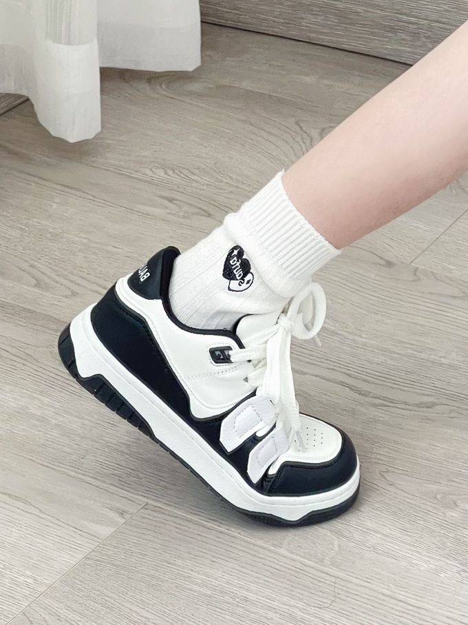 平底 圆头 低帮 系带 深口鞋 皮革 